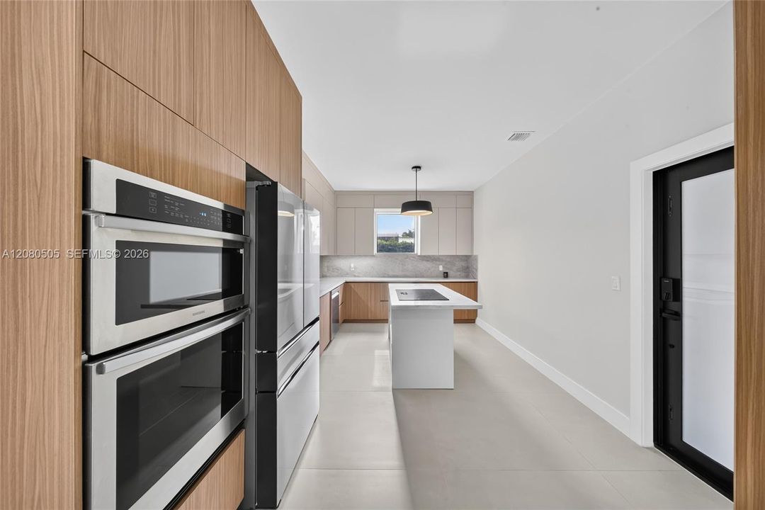 For Sale: $1,475,000 (3 beds, 2 baths, 1828 Square Feet)