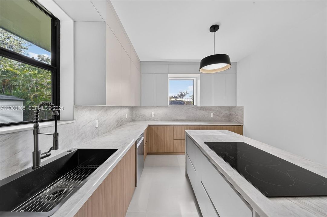 For Sale: $1,475,000 (3 beds, 2 baths, 1828 Square Feet)