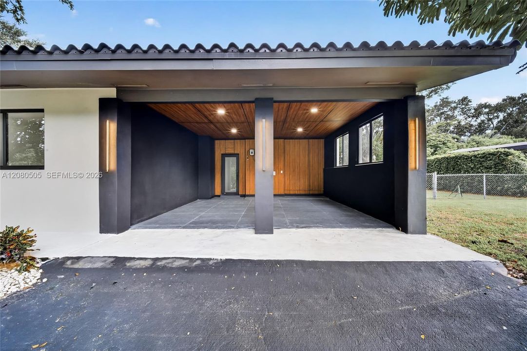 For Sale: $1,475,000 (3 beds, 2 baths, 1828 Square Feet)