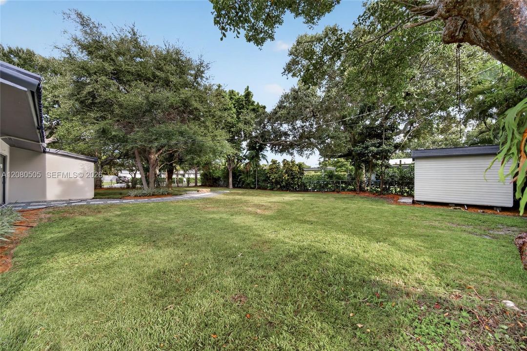 For Sale: $1,475,000 (3 beds, 2 baths, 1828 Square Feet)