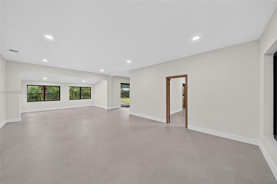 For Sale: $1,475,000 (3 beds, 2 baths, 1828 Square Feet)