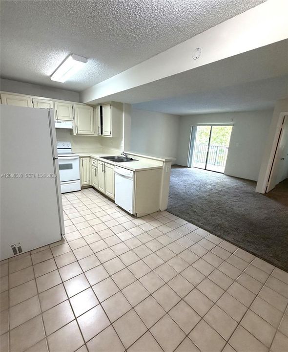 В аренду: $2,000 (2 спален, 2 ванн, 1016 Квадратных фут)
