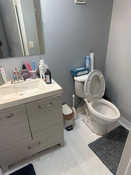 En Venta: $225,000 (2 camas, 2 baños, 1000 Pies cuadrados)