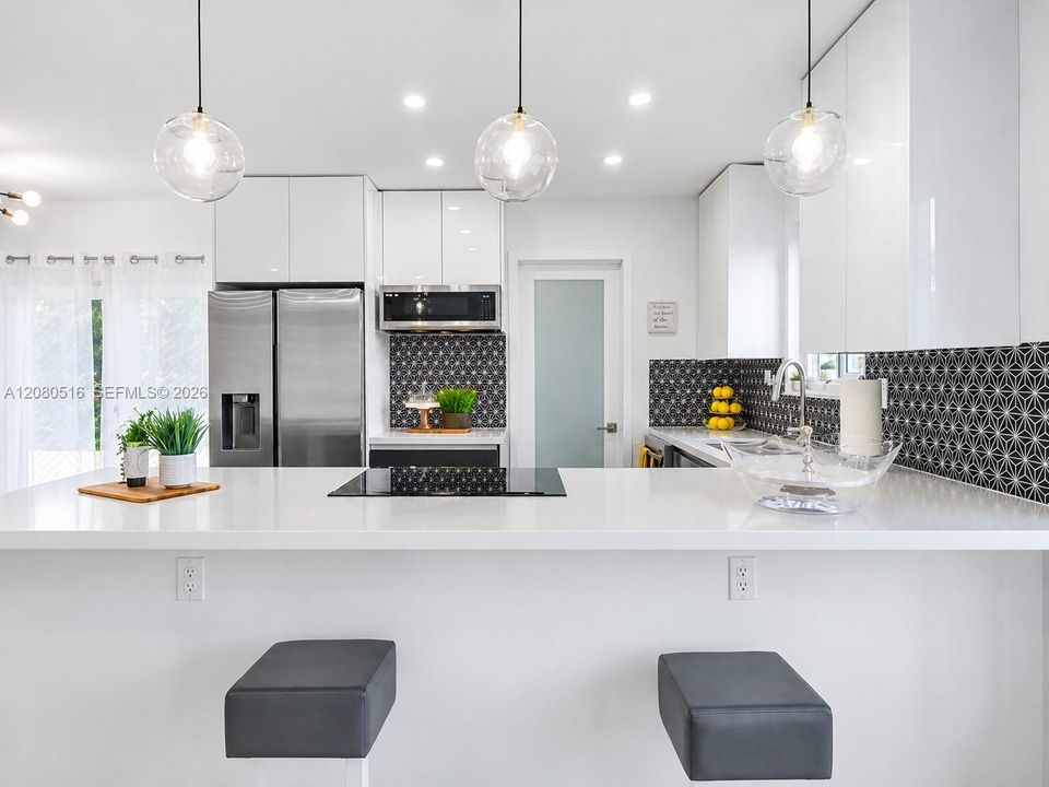 En Venta: $710,000 (3 camas, 2 baños, 1207 Pies cuadrados)