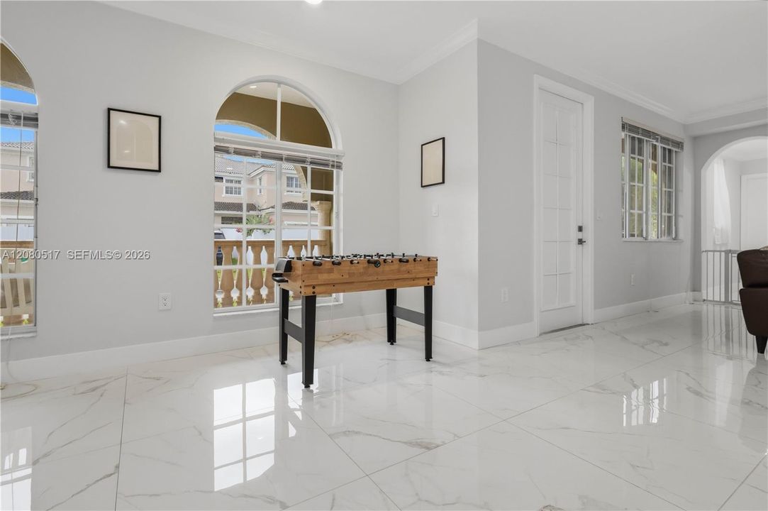 For Sale: $625,000 (4 beds, 2 baths, 2799 Square Feet)
