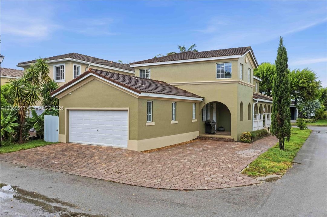 For Sale: $625,000 (4 beds, 2 baths, 2799 Square Feet)