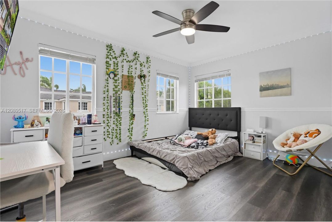 For Sale: $625,000 (4 beds, 2 baths, 2799 Square Feet)