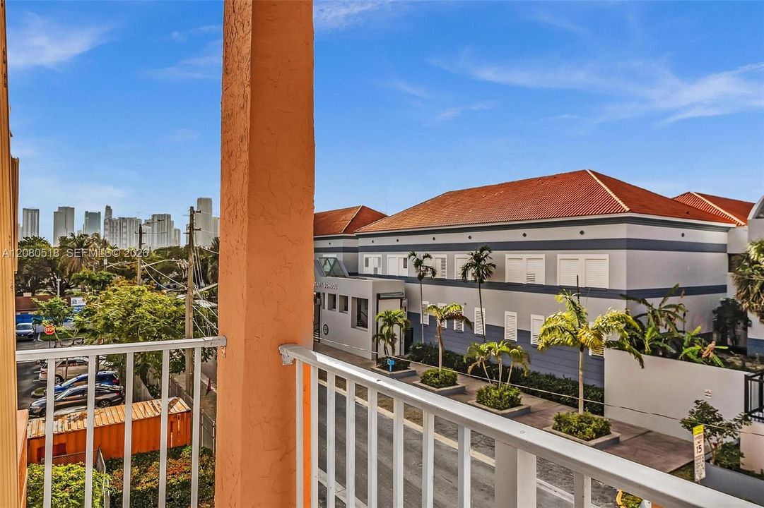 For Rent: $2,700 (3 beds, 2 baths, 1063 Square Feet)