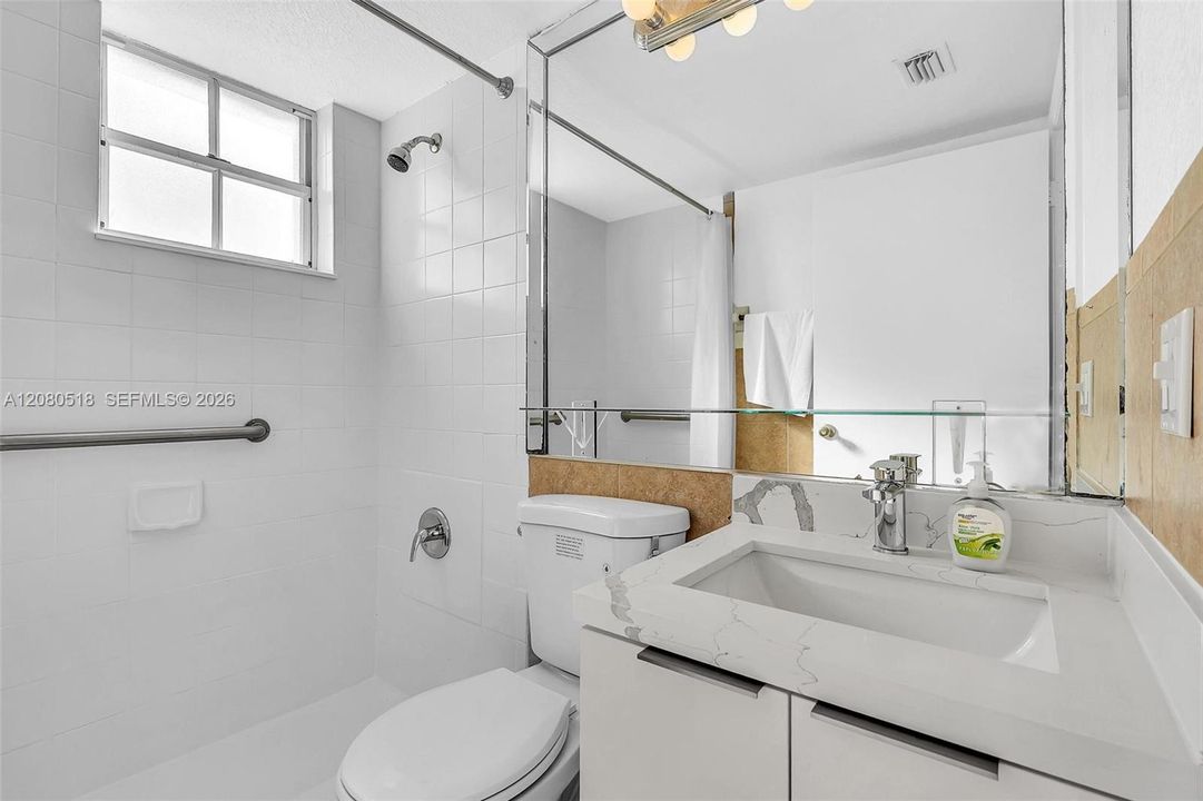 For Rent: $2,700 (3 beds, 2 baths, 1063 Square Feet)