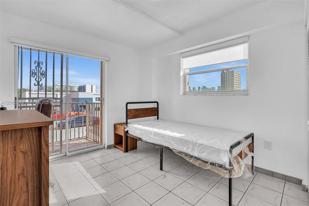 For Rent: $2,700 (3 beds, 2 baths, 1063 Square Feet)