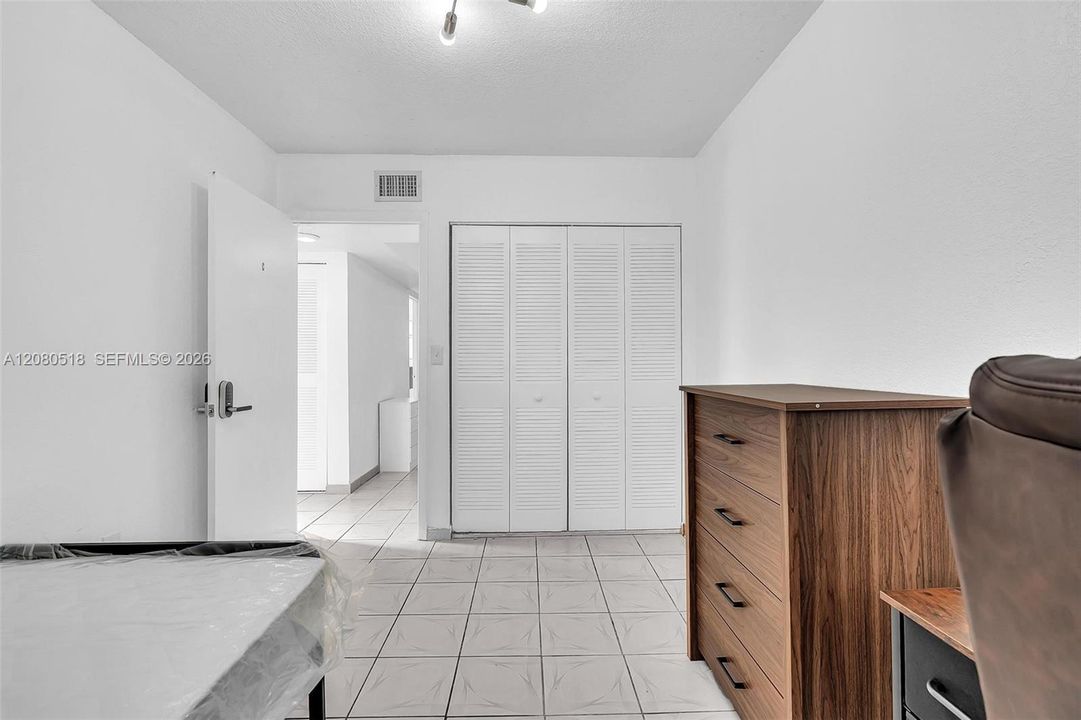 For Rent: $2,700 (3 beds, 2 baths, 1063 Square Feet)