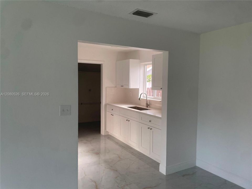 В аренду: $2,200 (2 спален, 2 ванн, 1250 Квадратных фут)