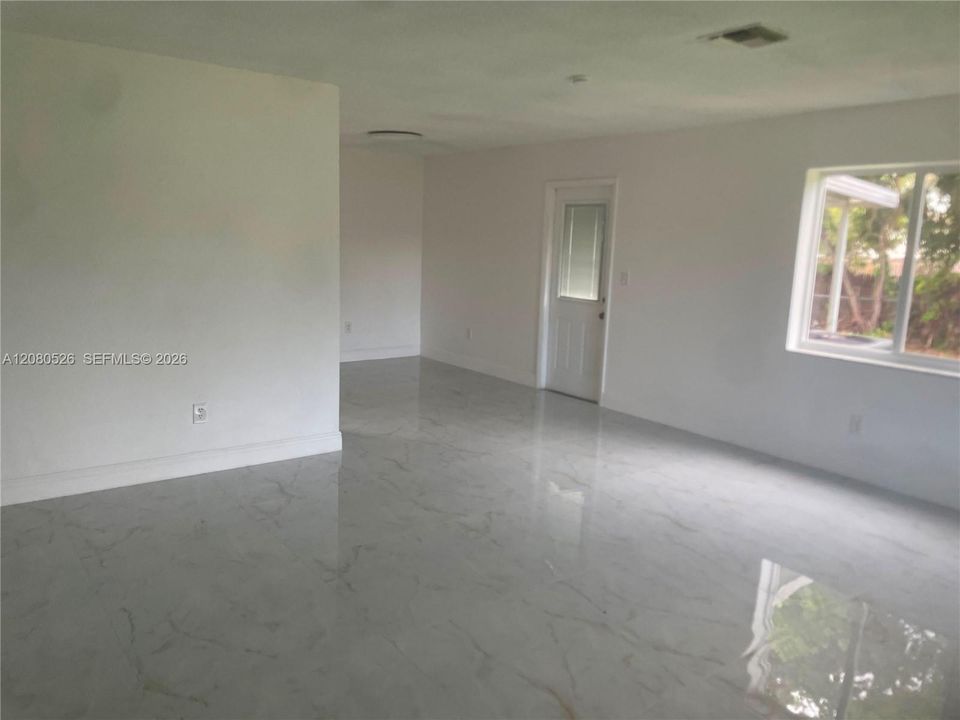 В аренду: $2,200 (2 спален, 2 ванн, 1250 Квадратных фут)