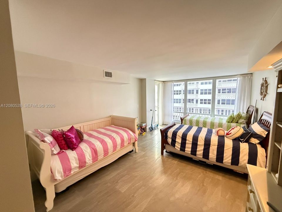 For Rent: $4,900 (2 beds, 2 baths, 1596 Square Feet)