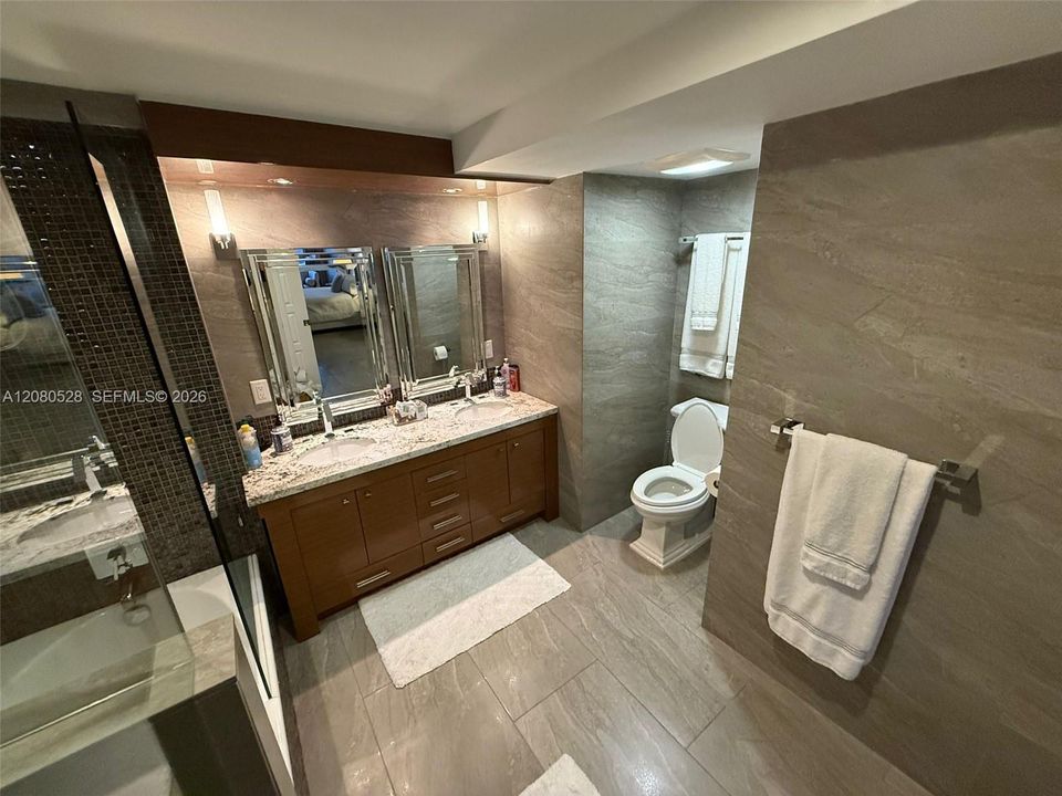 For Rent: $4,900 (2 beds, 2 baths, 1596 Square Feet)