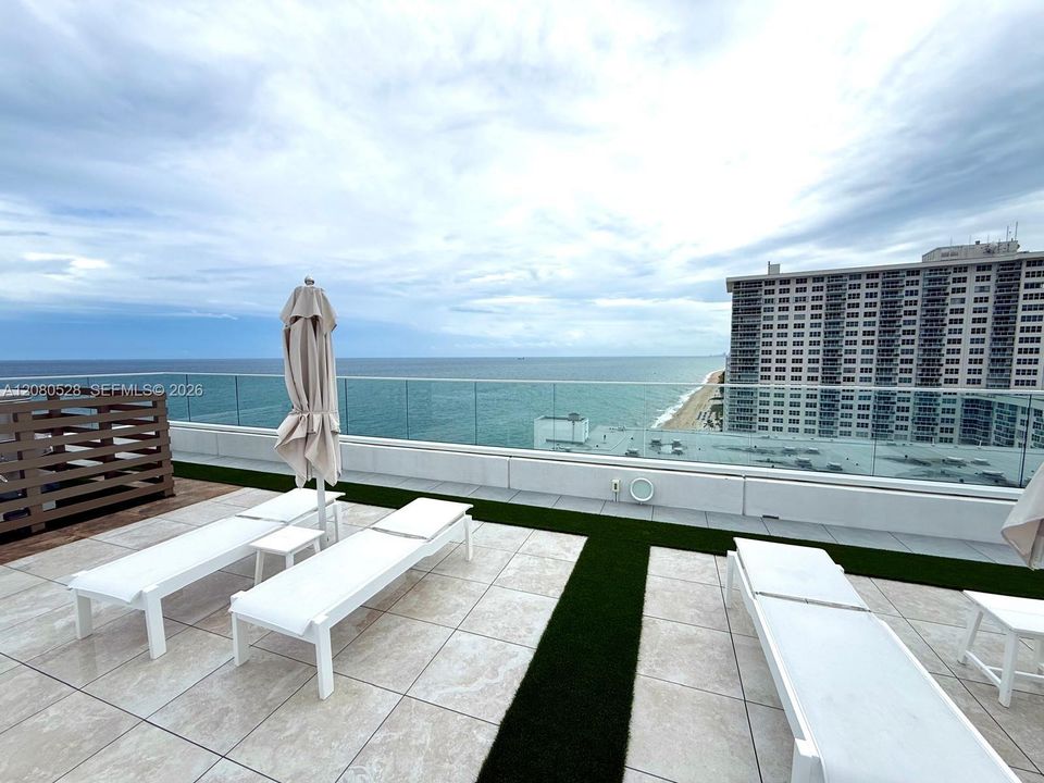 For Rent: $4,900 (2 beds, 2 baths, 1596 Square Feet)