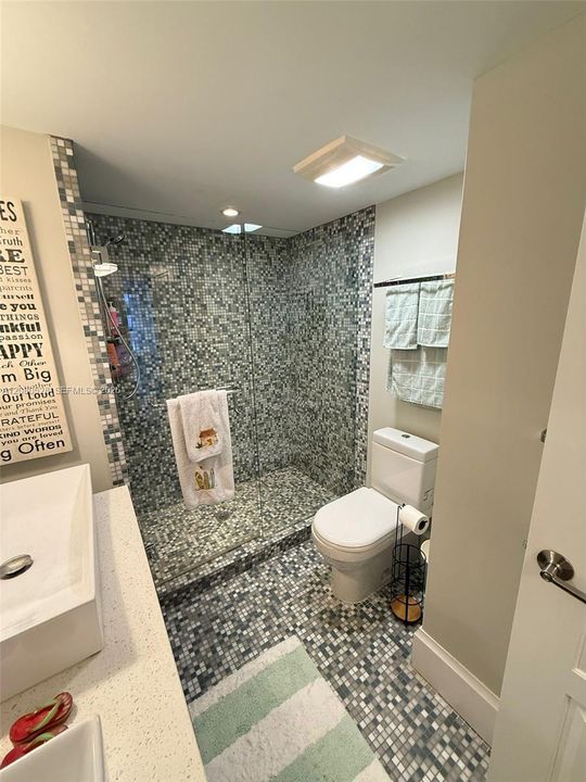 For Rent: $4,900 (2 beds, 2 baths, 1596 Square Feet)