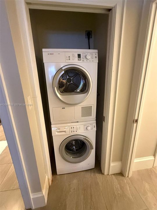 For Rent: $4,900 (2 beds, 2 baths, 1596 Square Feet)