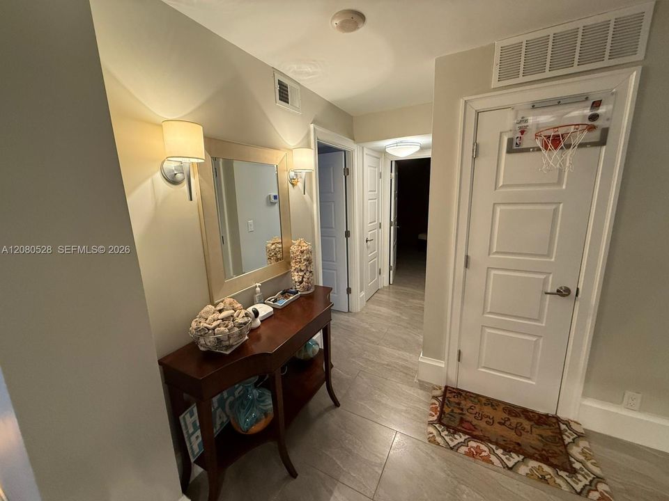 For Rent: $4,900 (2 beds, 2 baths, 1596 Square Feet)
