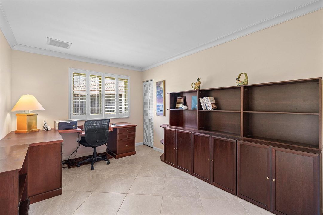 Guest Bedroom/Den