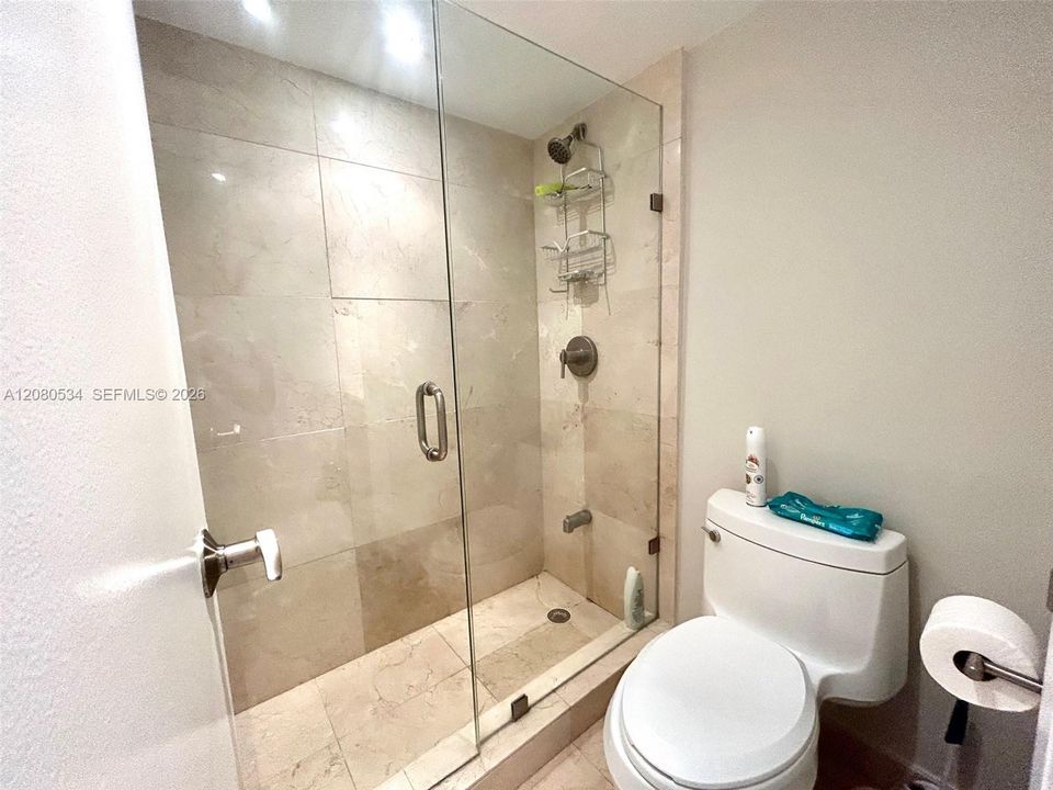В аренду: $4,100 (2 спален, 2 ванн, 1357 Квадратных фут)