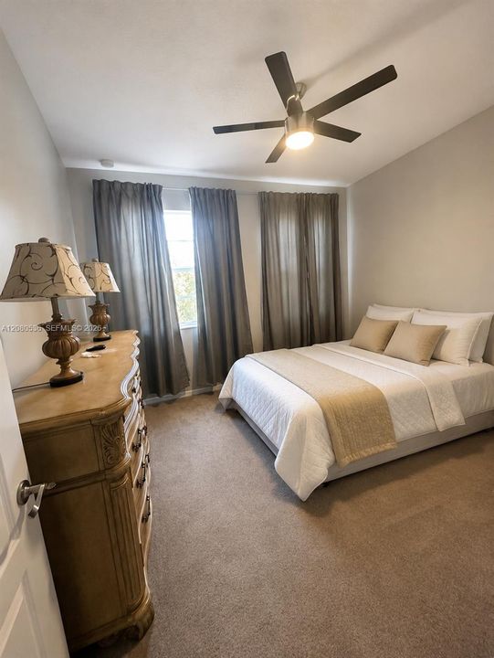For Rent: $3,000 (3 beds, 2 baths, 1806 Square Feet)