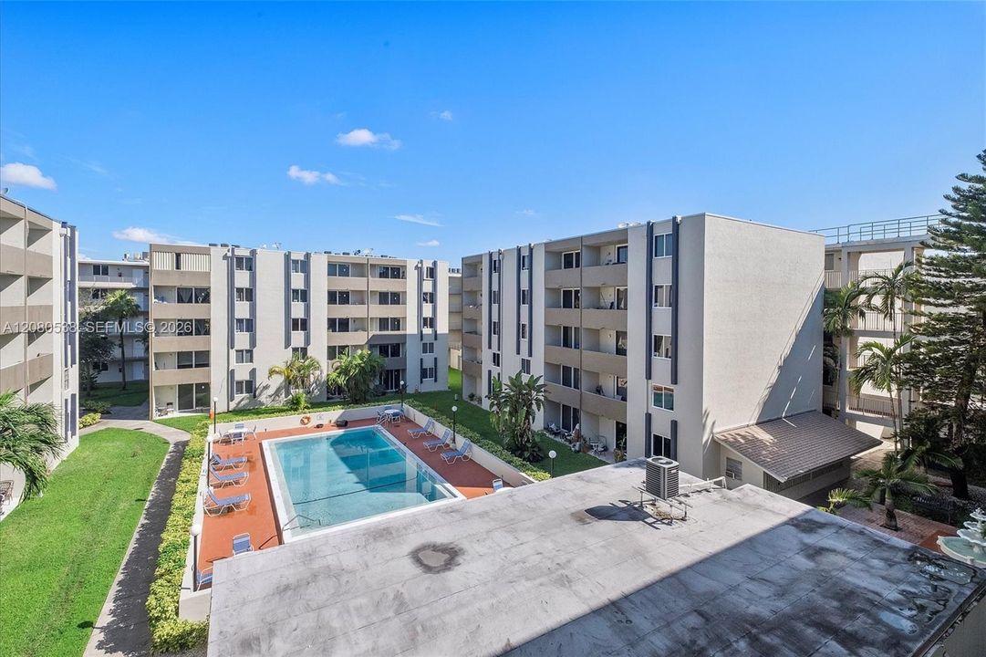 На продажу: $10,000 (2 спален, 2 ванн, 960 Квадратных фут)