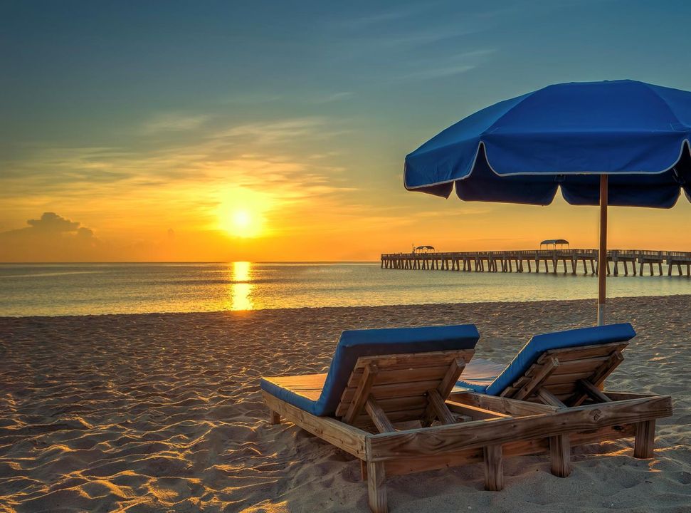 Beach-Chairs-and-Umbrella-at-Lake-Worth-