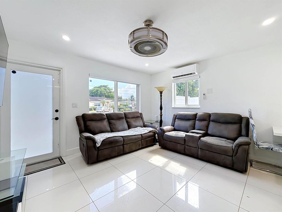 6135 NW 24th Court-18