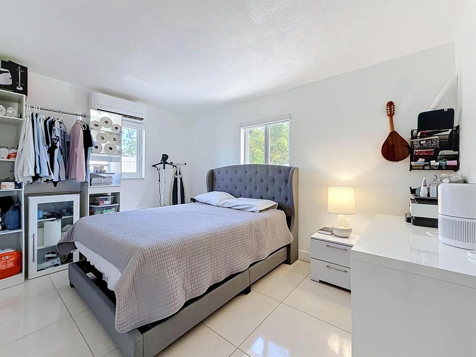 6135 NW 24th Court-25