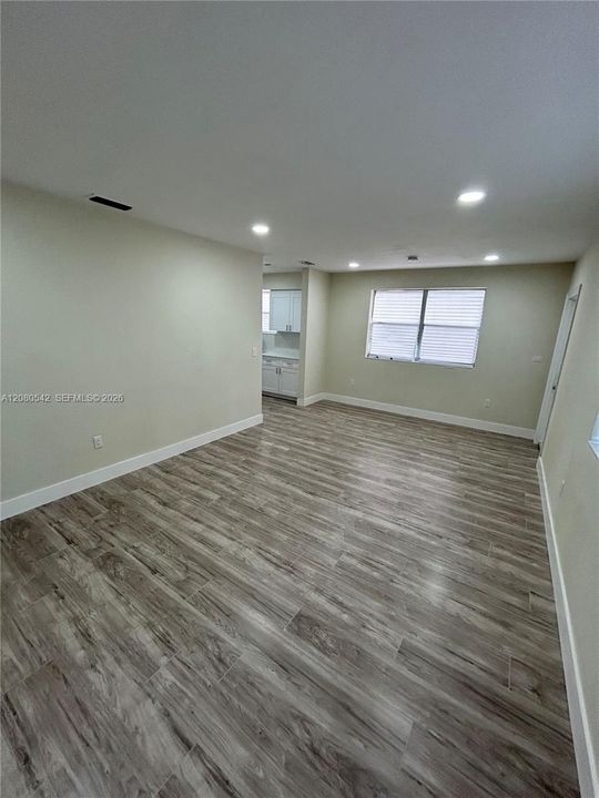For Sale: $449,900 (3 beds, 1 baths, 925 Square Feet)
