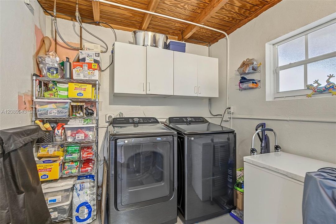 En Venta: $699,999 (3 camas, 2 baños, 1229 Pies cuadrados)