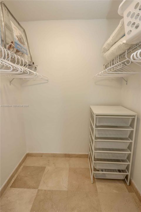 В аренду: $3,000 (1 спален, 1 ванн, 1030 Квадратных фут)