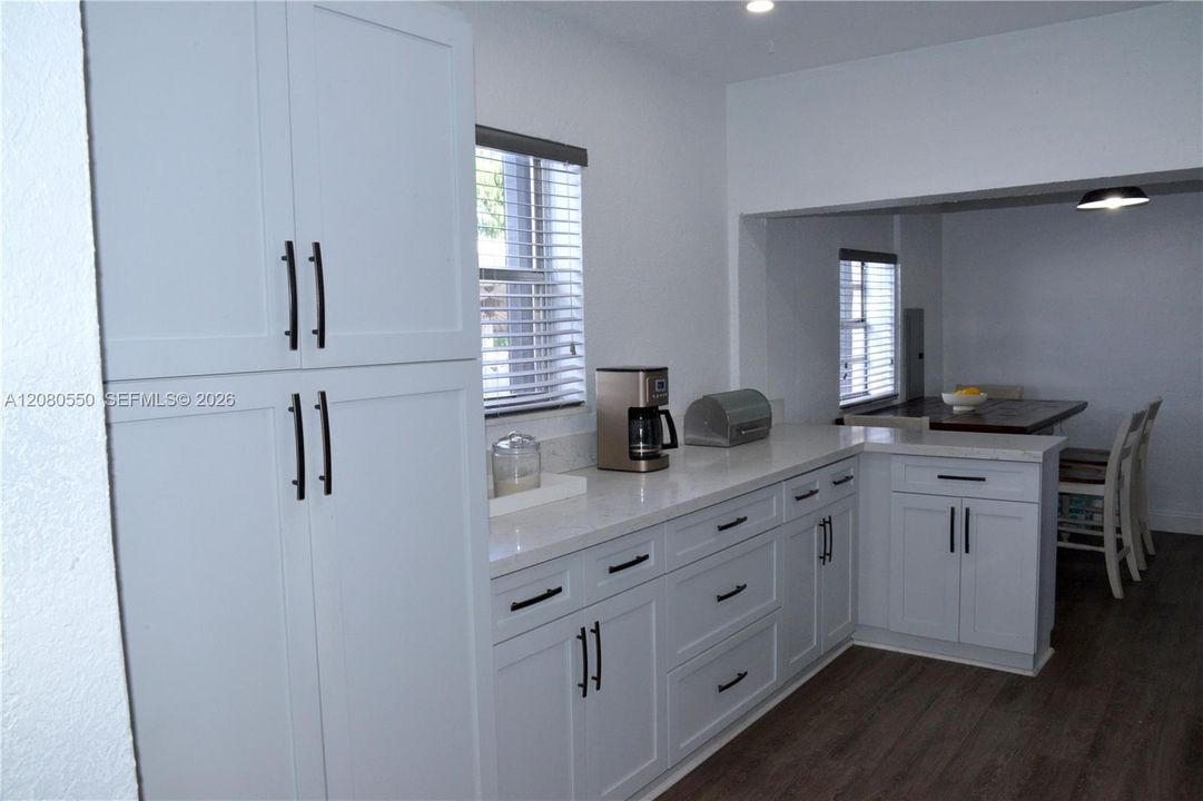 For Sale: $549,900 (3 beds, 2 baths, 850 Square Feet)