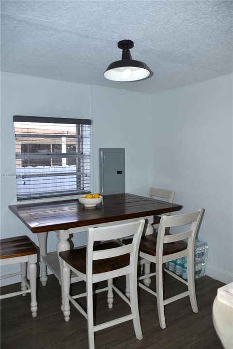 For Sale: $549,900 (3 beds, 2 baths, 850 Square Feet)