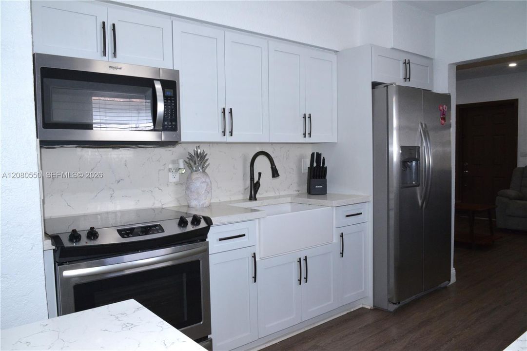 For Sale: $549,900 (3 beds, 2 baths, 850 Square Feet)