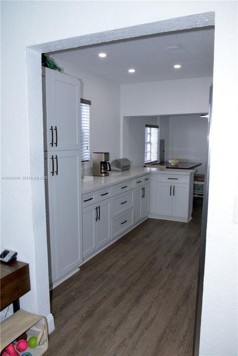 For Sale: $549,900 (3 beds, 2 baths, 850 Square Feet)