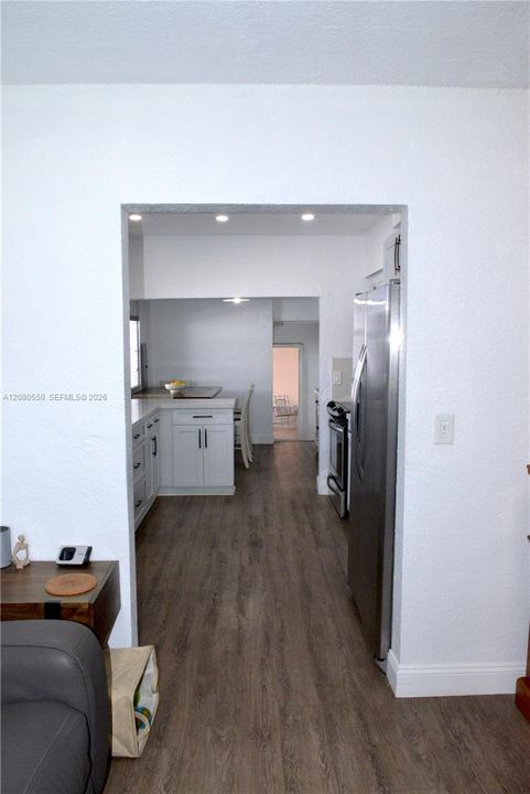 For Sale: $549,900 (3 beds, 2 baths, 850 Square Feet)