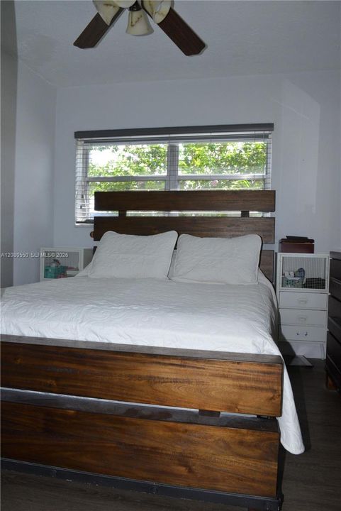 For Sale: $549,900 (3 beds, 2 baths, 850 Square Feet)