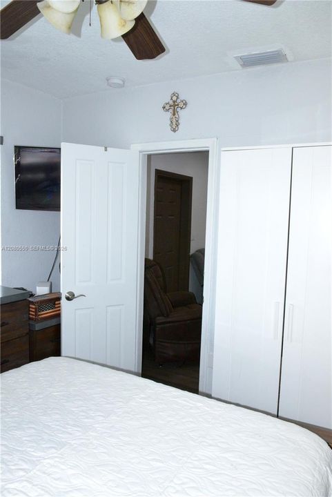 For Sale: $549,900 (3 beds, 2 baths, 850 Square Feet)