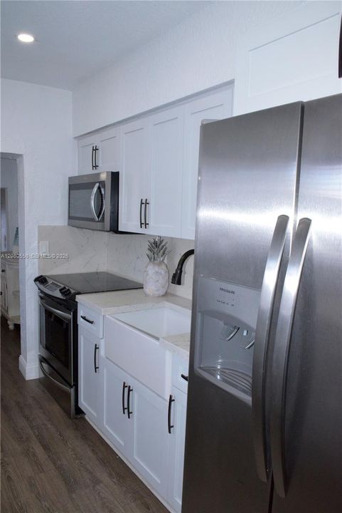 For Sale: $549,900 (3 beds, 2 baths, 850 Square Feet)