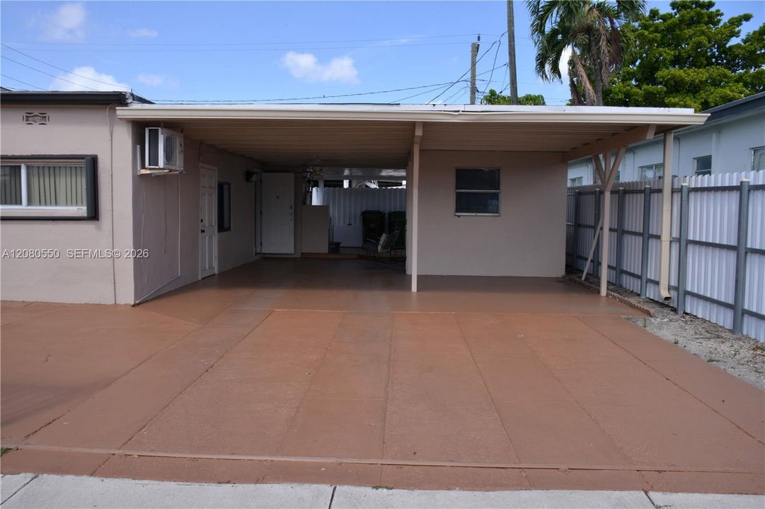Parking/Carport