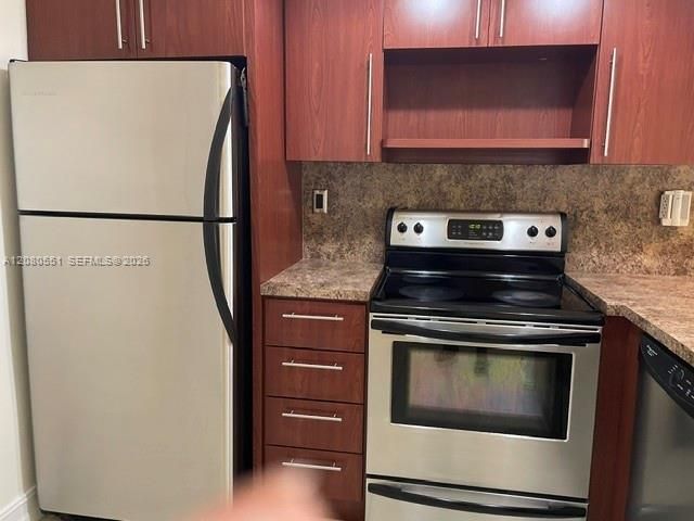 For Rent: $1,700 (1 beds, 1 baths, 862 Square Feet)