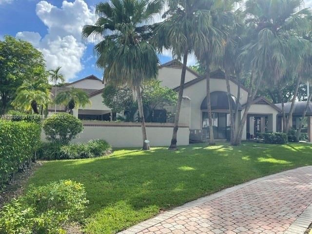 For Rent: $1,700 (1 beds, 1 baths, 862 Square Feet)