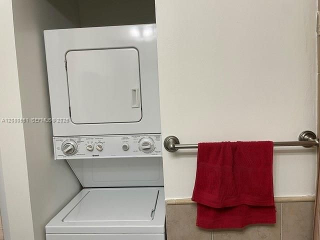 For Rent: $1,700 (1 beds, 1 baths, 862 Square Feet)