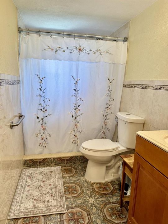 810 E 28 St Bathroom 1