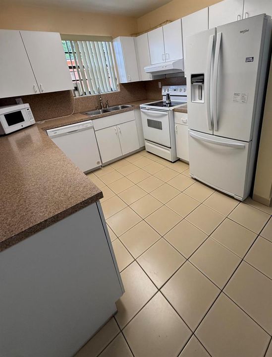 810 E 28 St Kitchen 1
