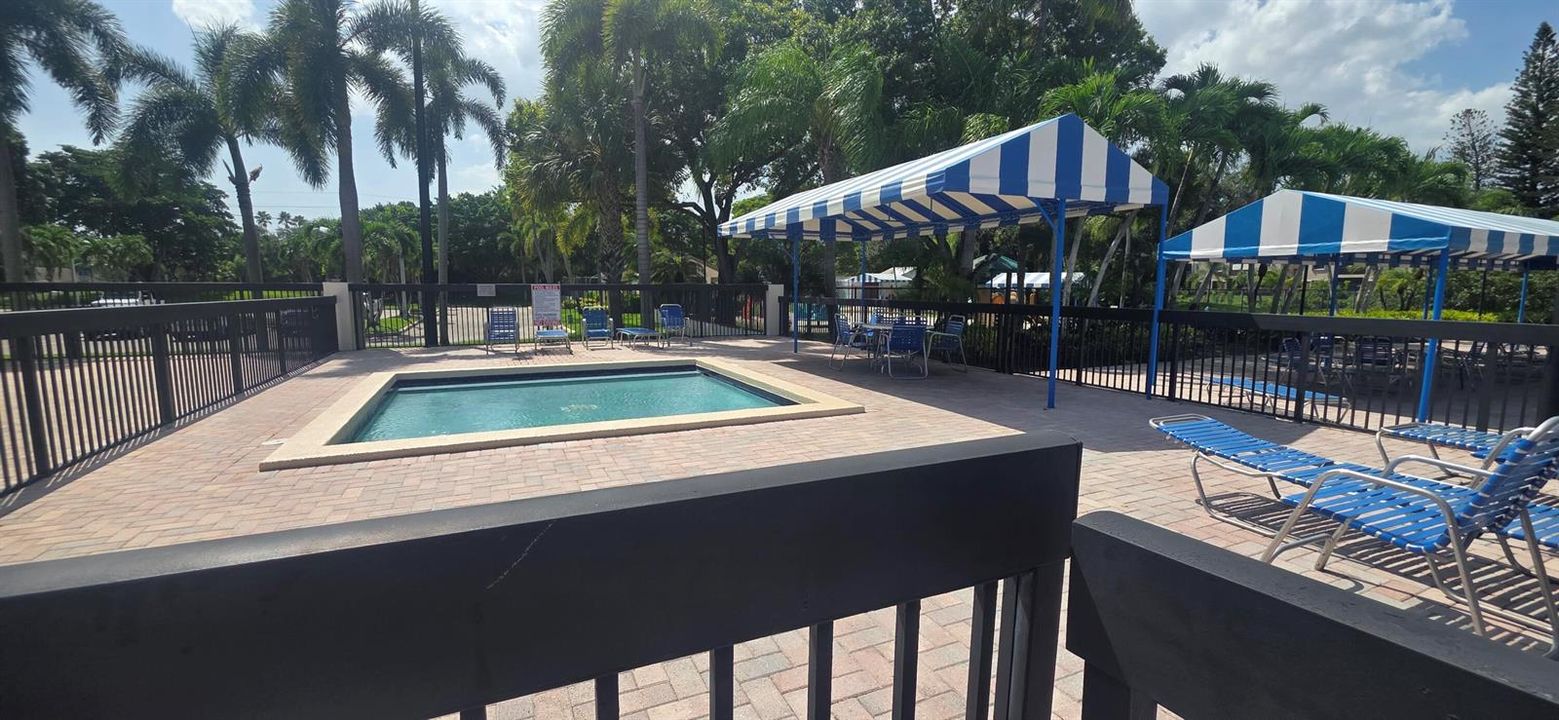 club - kids pool