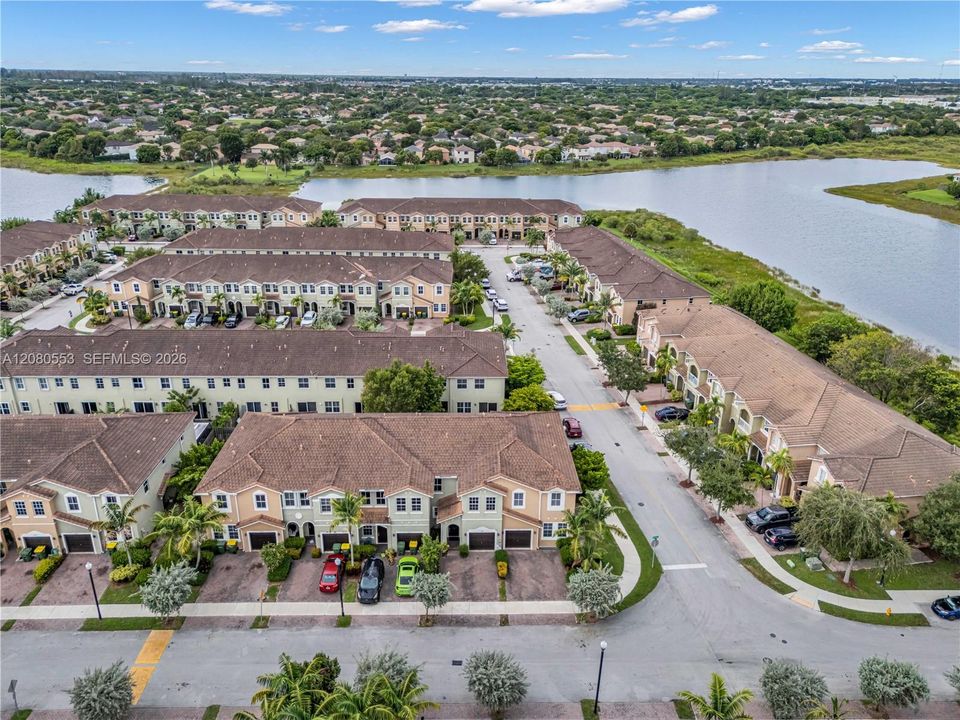 For Sale: $345,000 (3 beds, 2 baths, 1731 Square Feet)