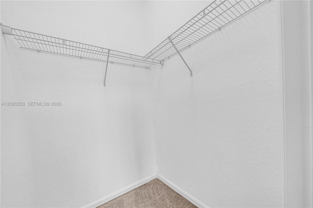 For Sale: $345,000 (3 beds, 2 baths, 1731 Square Feet)